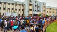 RU teachers, students protest attacks on quota protesters