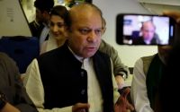 Ex-PM Nawaz Sharif and daughter arrested on return to Pakistan