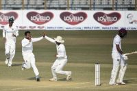 Mominul, Miraz take Bangladesh close to victory