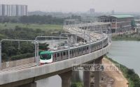 Dhaka metro rail makes test trip